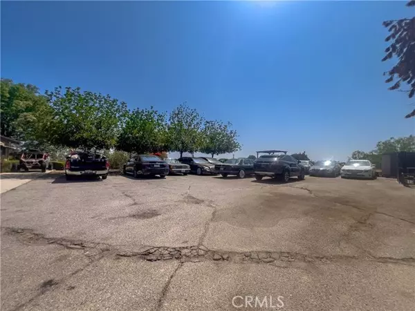 Sunland, CA 91040,9909 Helen AVE