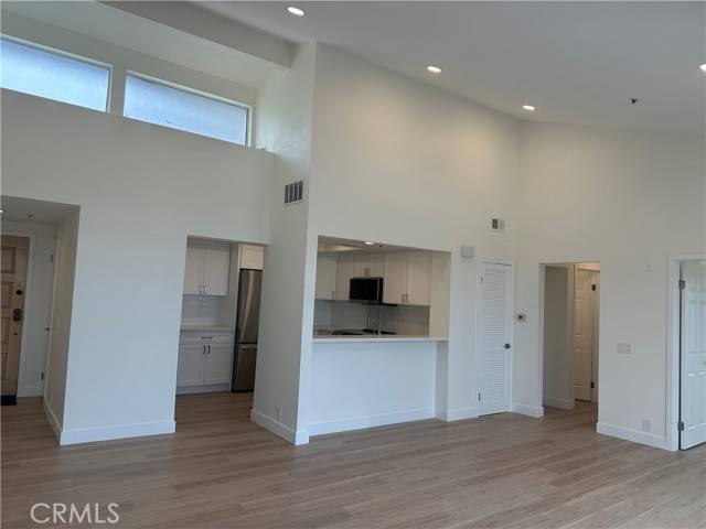 Newport Beach, CA 92663,230 Lille LN 308