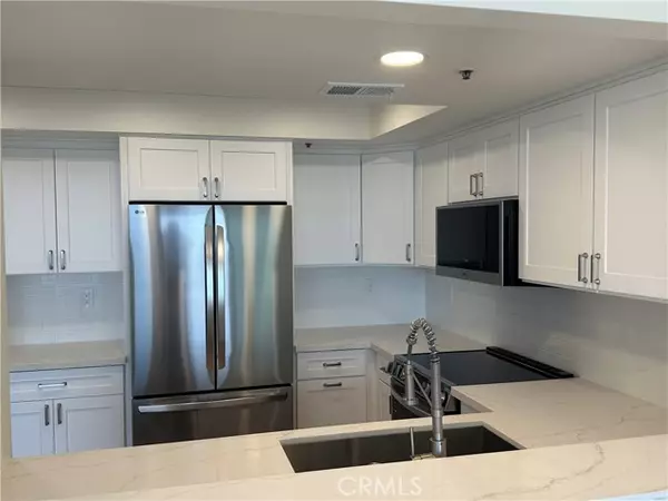Newport Beach, CA 92663,230 Lille LN 308