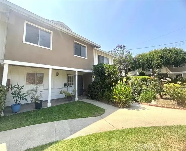 Azusa, CA 91702,684 E Lee PL