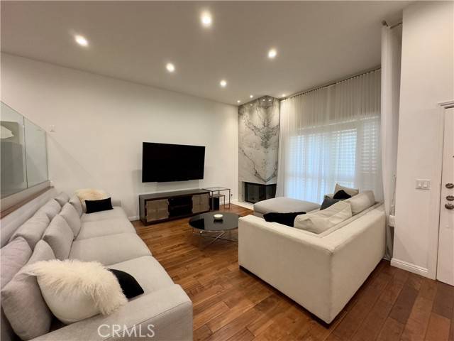 Encino, CA 91316,5533 Edward E Horton LN 3