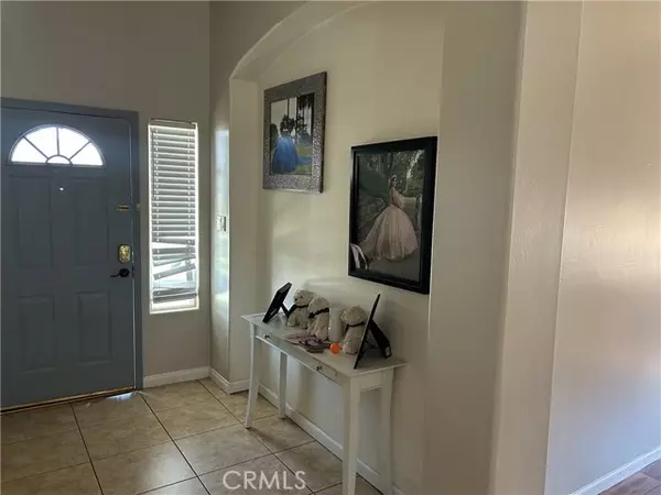 Bakersfield, CA 93313,5825 Sky Lakes AVE