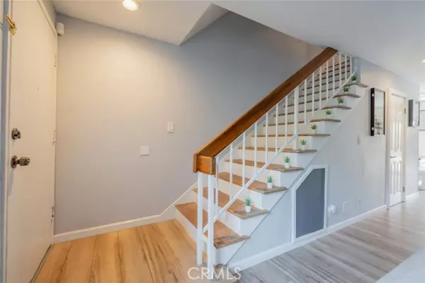 Sylmar, CA 91342,14344 Foothill BLD 405