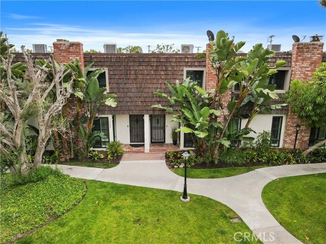 16703 Castaway LN, Huntington Beach, CA 92649