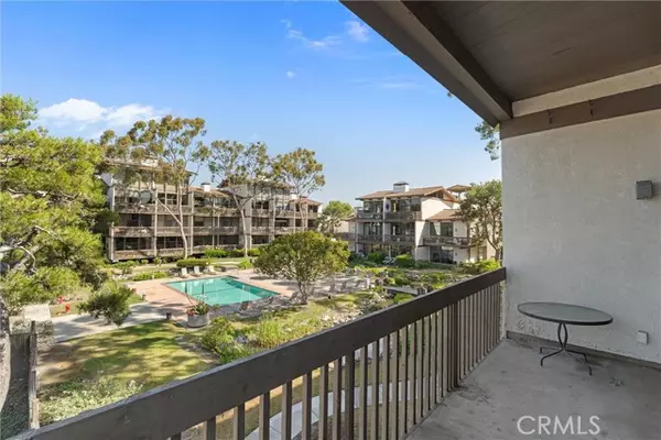 Long Beach, CA 90803,6217 Marina Pacifica Dr S