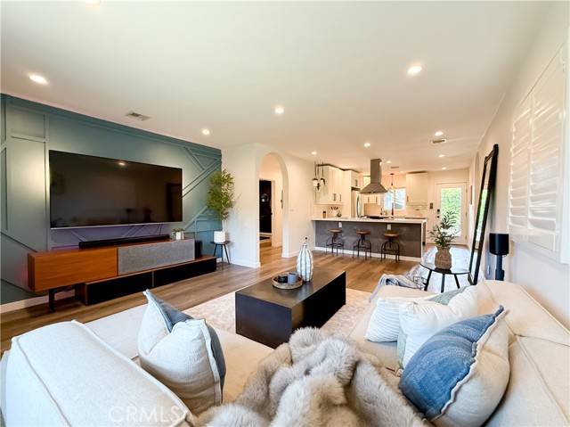 Encino, CA 91316,5708 Lindley AVE