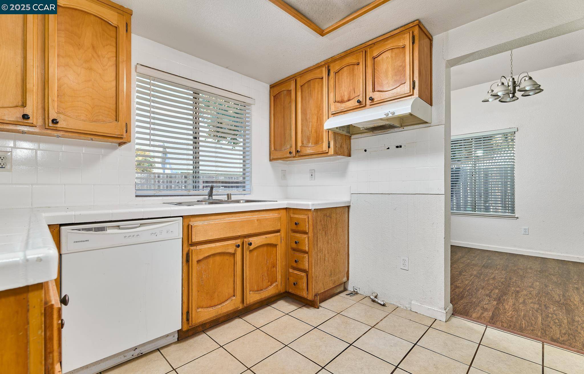 Sacramento, CA 95823,8556 Sunnybrae Dr