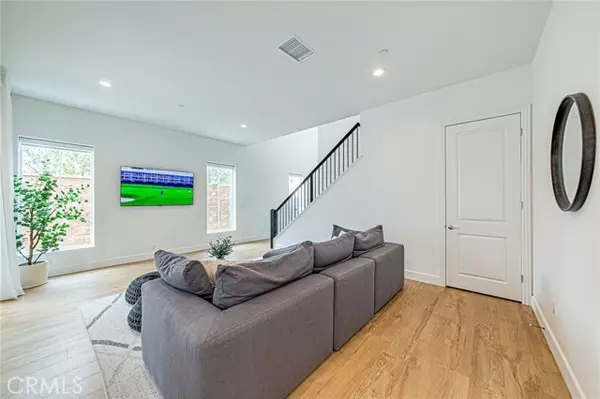 Porter Ranch, CA 91326,20754 W Bur Oak CIR