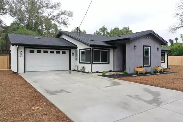 13233 Beechtree St, Lakeside, CA 92040