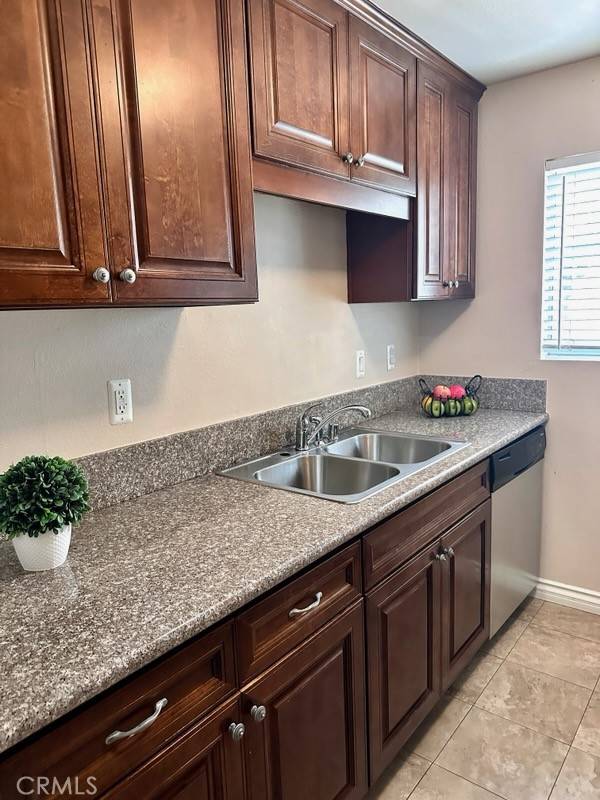 Sylmar, CA 91342,13080 Dronfield AVE 80