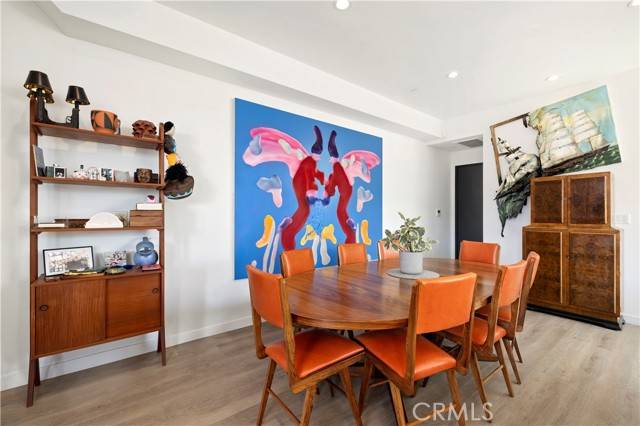 Los Angeles, CA 90038,922 N Ridgewood Pl