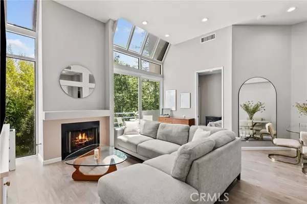 Encino, CA 91316,5151 Balboa BLD 303