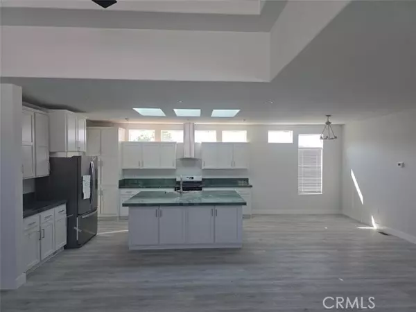 21500 Lassen 45, Chatsworth, CA 91311