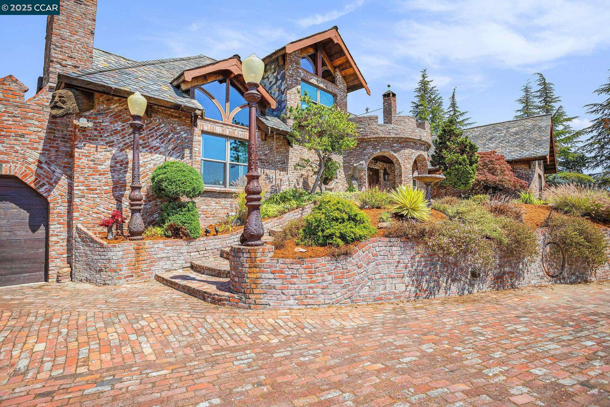 Alamo, CA 94507,176 Mountain Canyon Ln