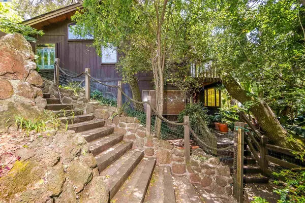 21 Red Rock WAY, San Rafael, CA 94903-3840