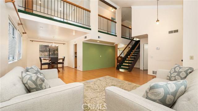 Duarte, CA 91010,2607 Markwood ST