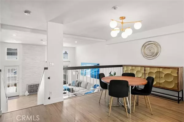 Redondo Beach, CA 90278,2310 Vanderbilt LN 4