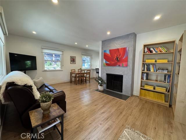 La Canada Flintridge, CA 91011,1622 Foothill BLD