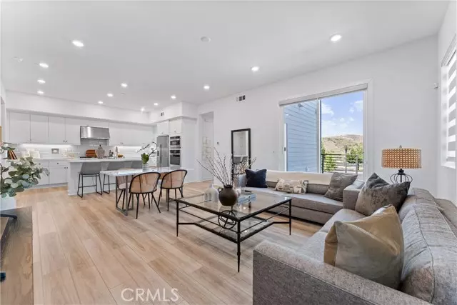 Irvine, CA 92618,167 Sash