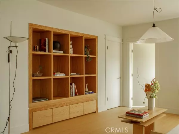 Los Angeles, CA 90026,1807 Montana ST