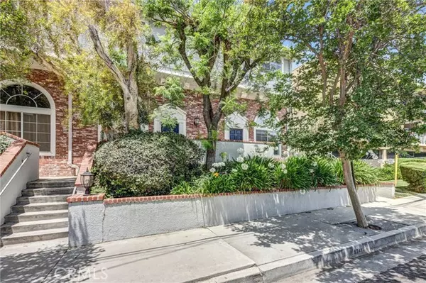 Northridge, CA 91325,8741 Darby AVE 10