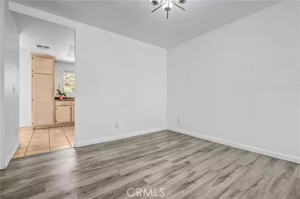 Northridge, CA 91325,8741 Darby AVE 10