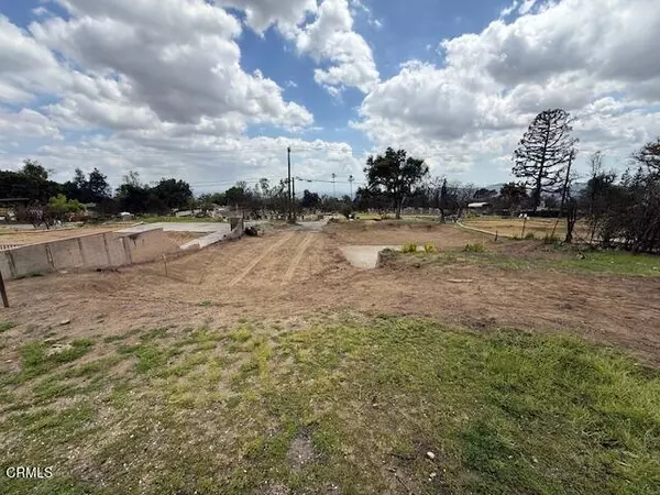 Altadena, CA 91001,563 E Las Flores DR