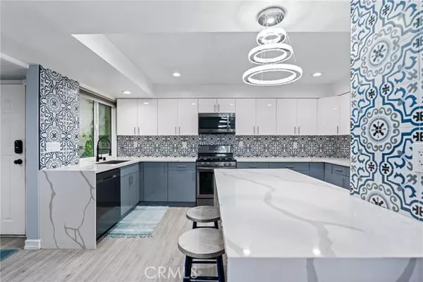 Reseda, CA 91335,7625 Reseda BLD 302