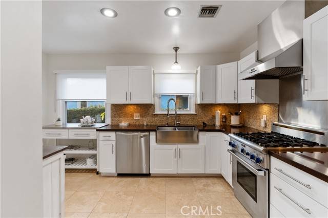 Valley Glen, CA 91401,6115 Van Noord AVE