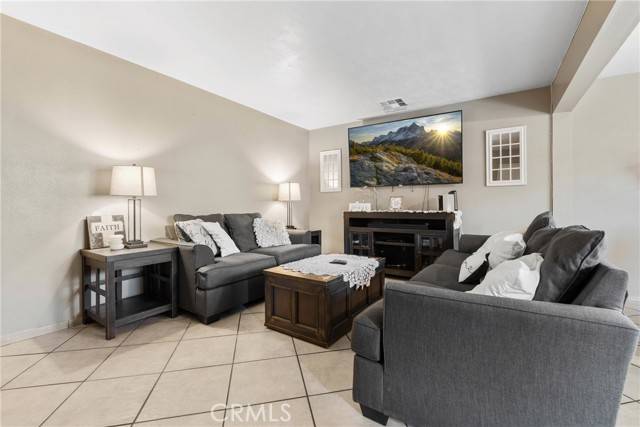 Pomona, CA 91766,1571 S Reservoir ST C
