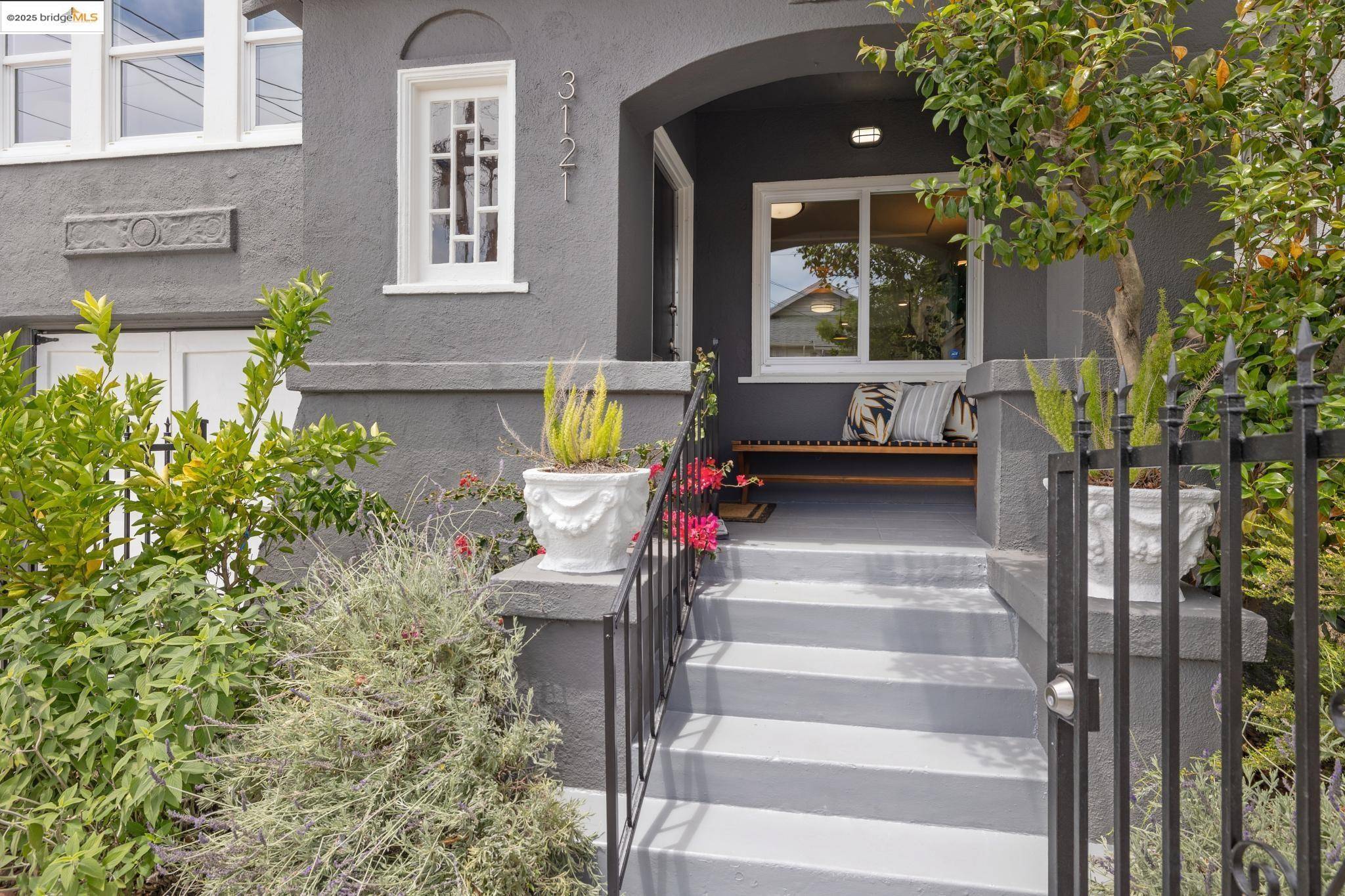 Oakland, CA 94619-1825,3121 Minna