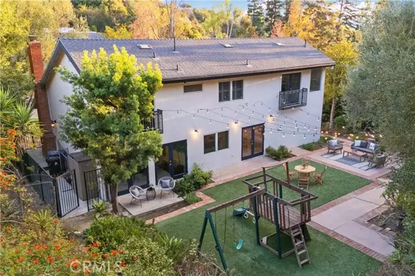 Beverly Hills, CA 90210,9767 Blantyre DR