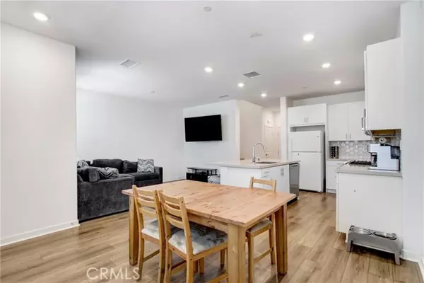 Corona, CA 92883,3934 Lavine WAY 108