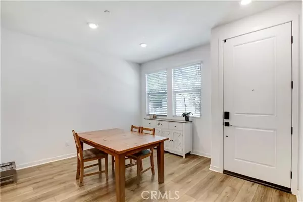 Corona, CA 92883,3934 Lavine WAY 108