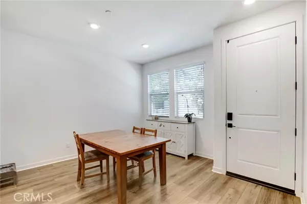 Corona, CA 92883,3934 Lavine WAY 108