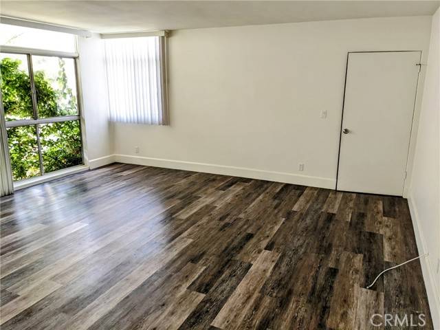 Los Angeles, CA 90049,11942 Darlington AVE 1