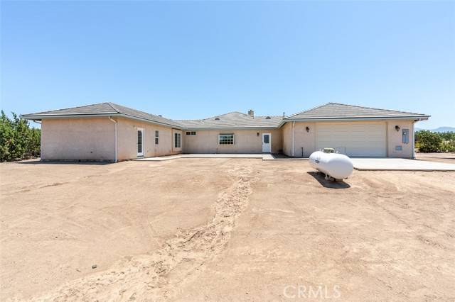 8181 Daisy RD, Oak Hills, CA 92344