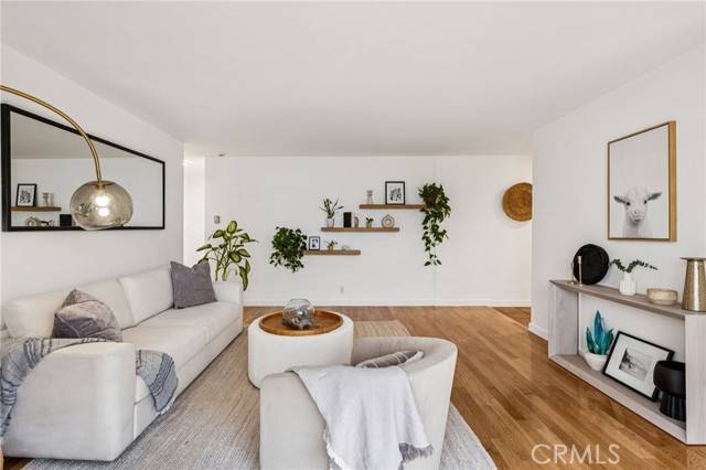Santa Monica, CA 90403,947 16th ST 5