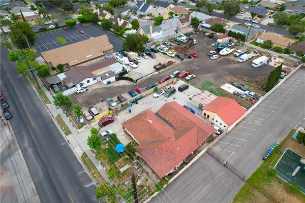 Santa Ana, CA 92704,803 S Sullivan ST