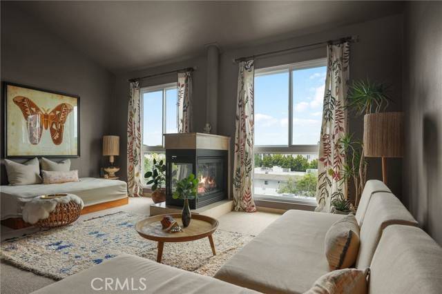 West Hollywood, CA 90069,837 N West Knoll DR 307
