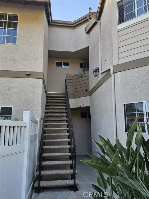 Laguna Hills, CA 92653,24377 Larchmont CT 32