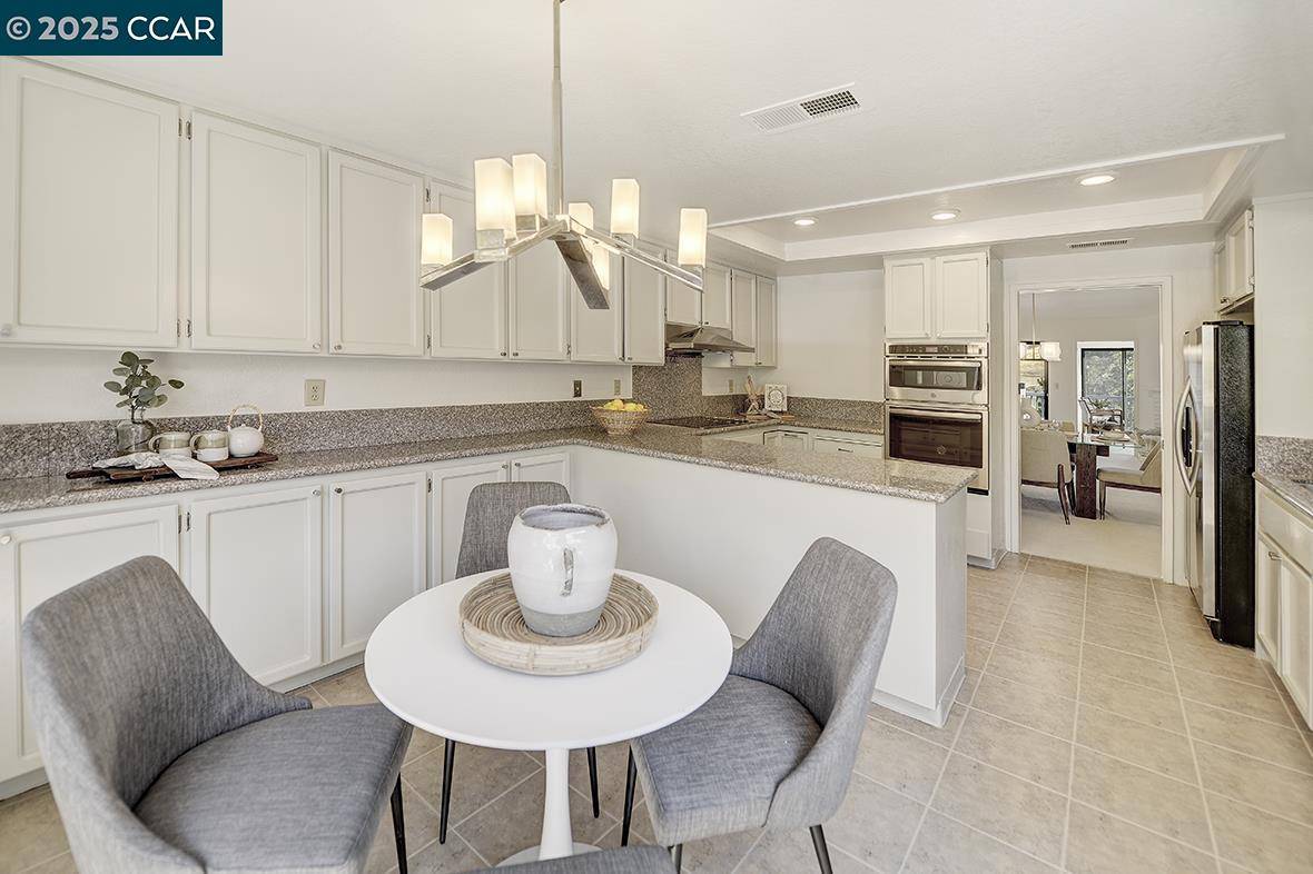 Walnut Creek, CA 94595,4243 Terra Granada Dr 3B