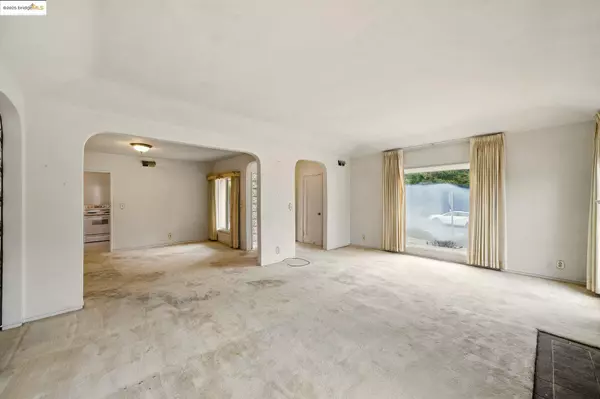 Oakland, CA 94619,4376 39Th Ave