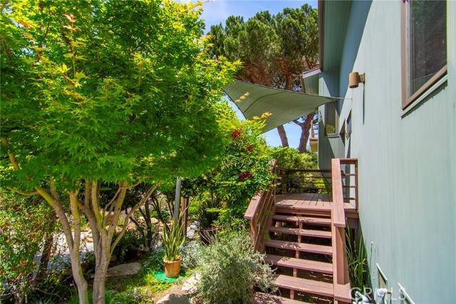 Calabasas, CA 91302,828 Wonder View DR