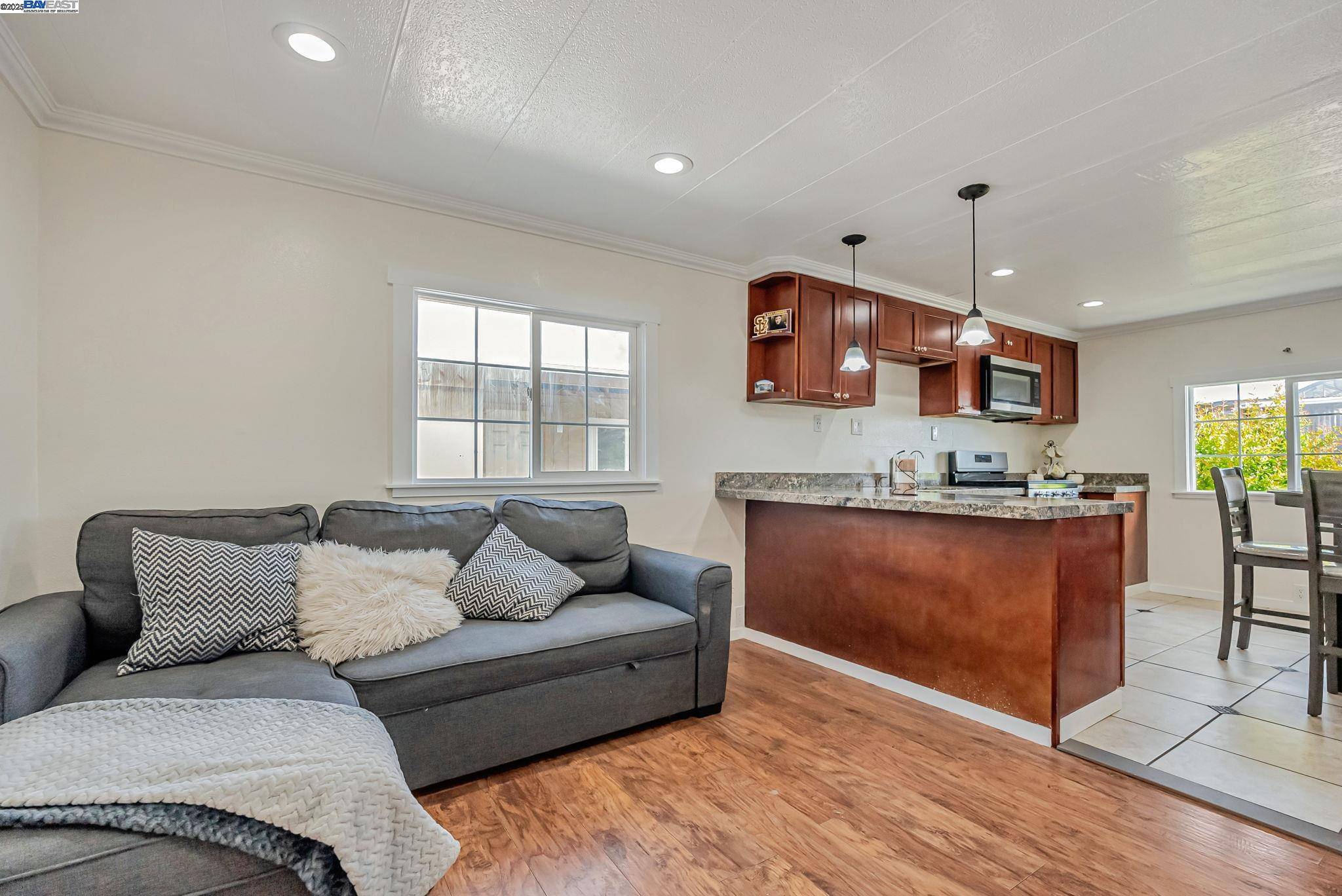 Hayward, CA 94541,19150 Hesperian Blvd #19