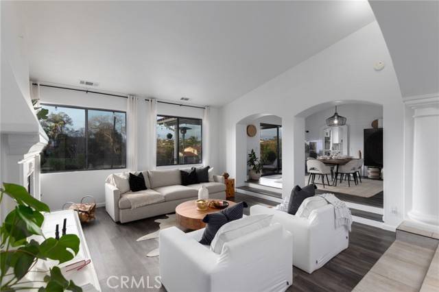 Fallbrook, CA 92028,5027 Sleeping Indian RD