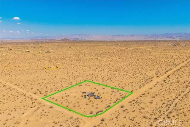 Joshua Tree, CA 92252,61329 Jupiter DR