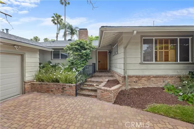 10868 Willowcrest PL, Studio City, CA 91604