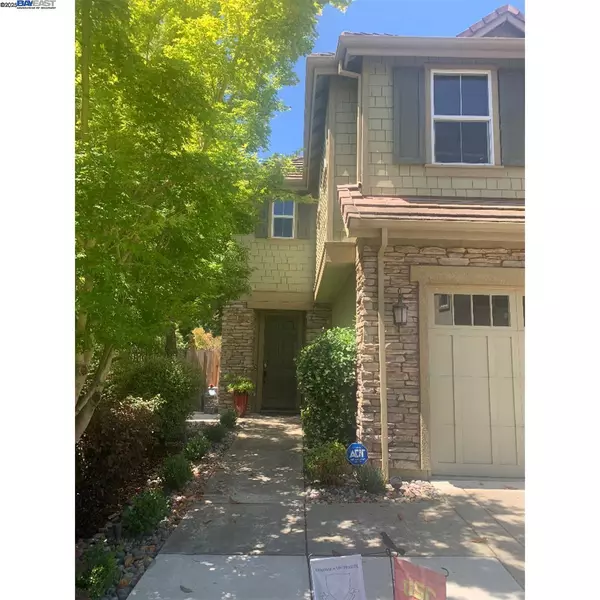 Walnut Creek, CA 94595,30 Autumn Trail Ln