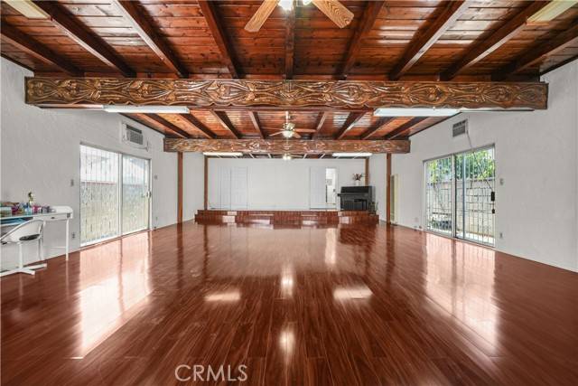 Los Angeles, CA 90038,1067 N Wilton PL